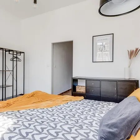 Modern & Stylish Apartments, Multiple Units Apartment Prague
