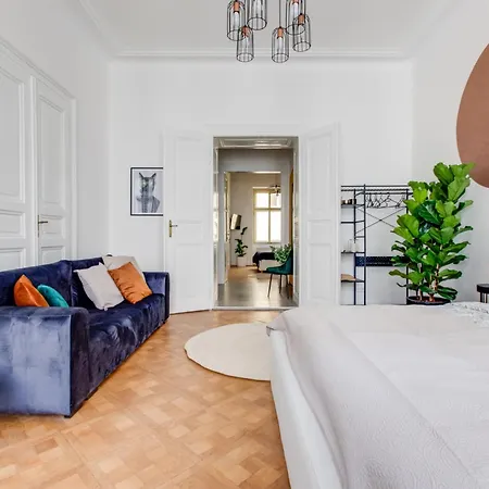 Modern & Stylish Apartments, Multiple Units Apartment