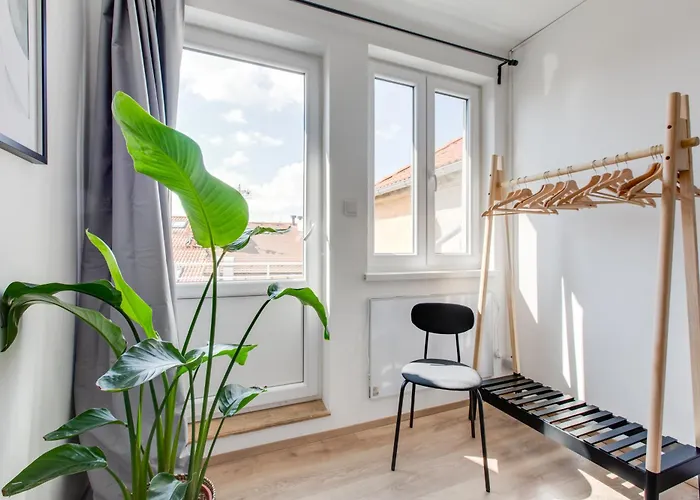 Modern & Stylish Apartments, Multiple Units *