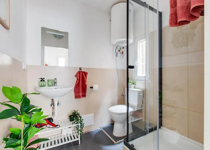 Modern & Stylish Apartments, Multiple Units * Praha