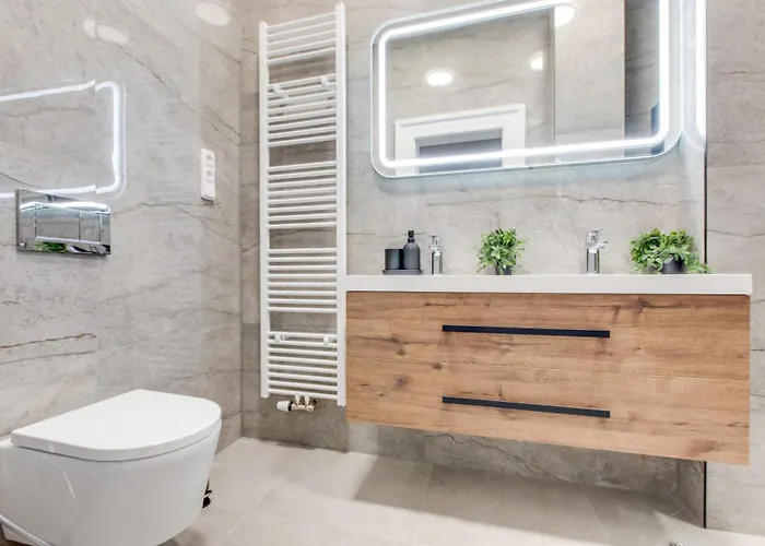Modern & Stylish Apartments, Multiple Units *