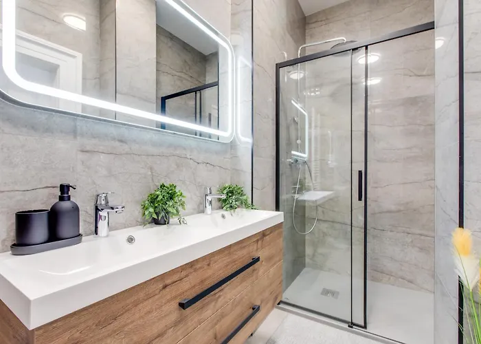 Modern & Stylish Apartments, Multiple Units