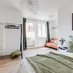Modern & Stylish Apartments, Multiple Units *