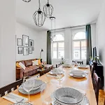 Modern & Stylish Apartments, Multiple Units *