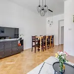 Modern & Stylish Apartments, Multiple Units براغ