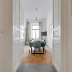 Modern & Stylish Apartments, Multiple Units *
