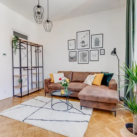 Modern & Stylish Apartments, Multiple Units Apartament