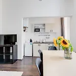 Modern & Stylish Apartments, Multiple Units *
