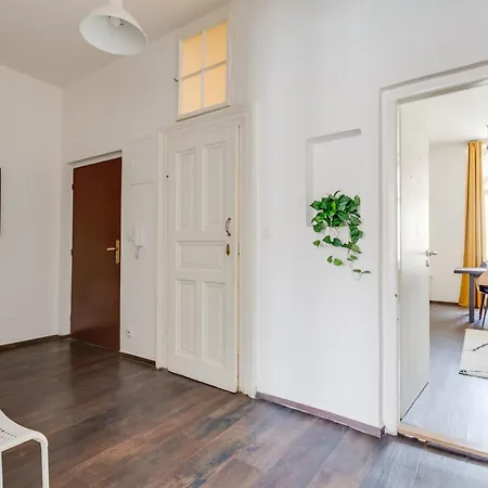 Modern & Stylish Apartments, Multiple Units