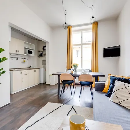 Modern & Stylish Apartments, Multiple Units 公寓